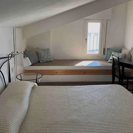 Bright Attic In Monterosso With Sea View Terrace *