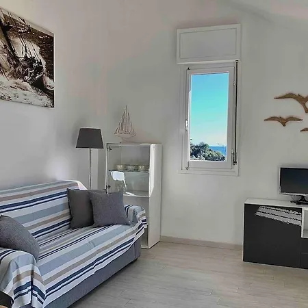 Bright Attic In Monterosso With Sea View Terrace